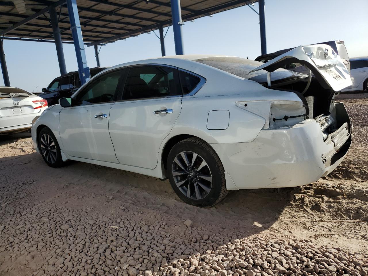 2015 Nissan Altima - Image 2