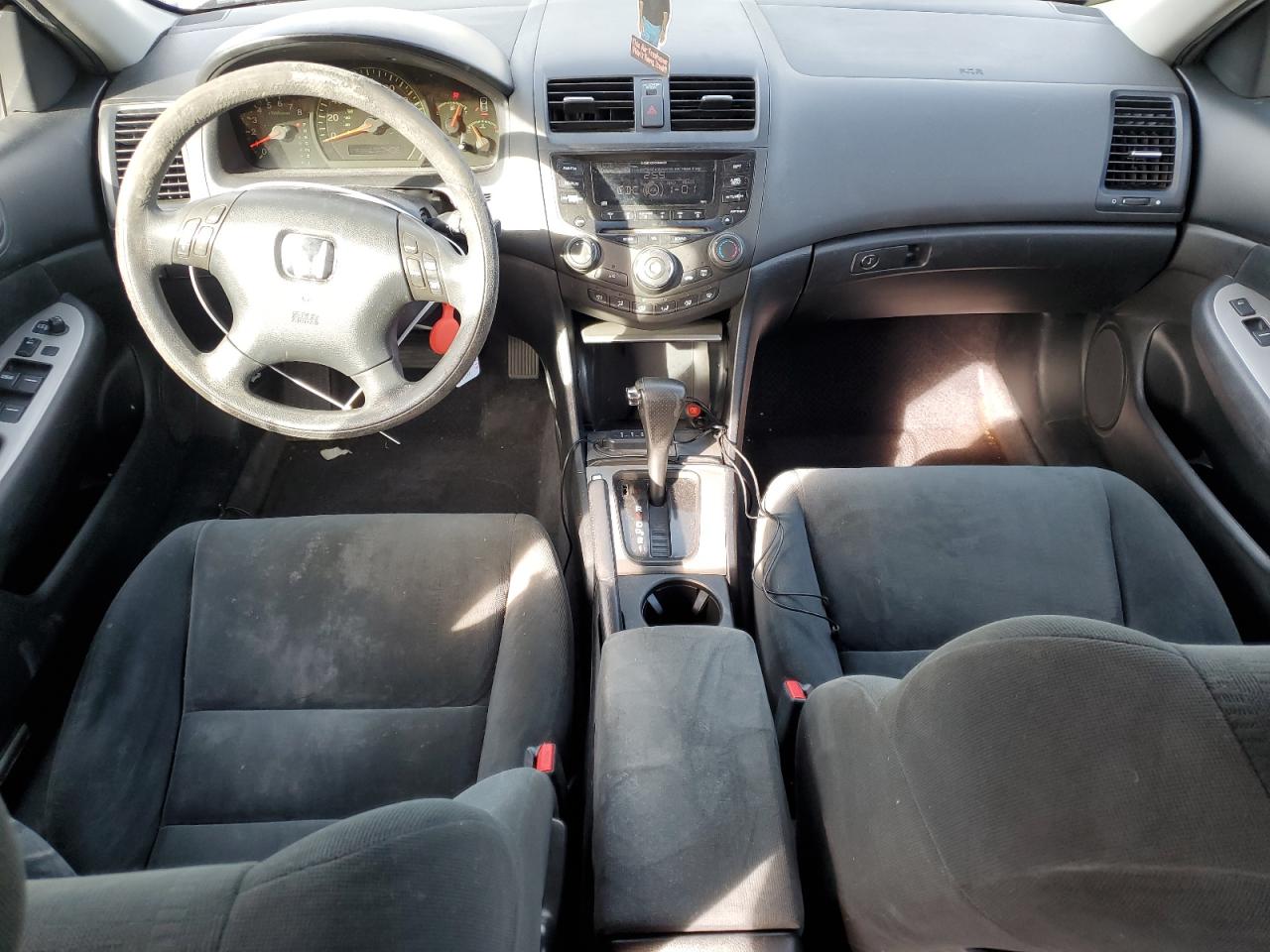 2004 Honda Accord - Image 8