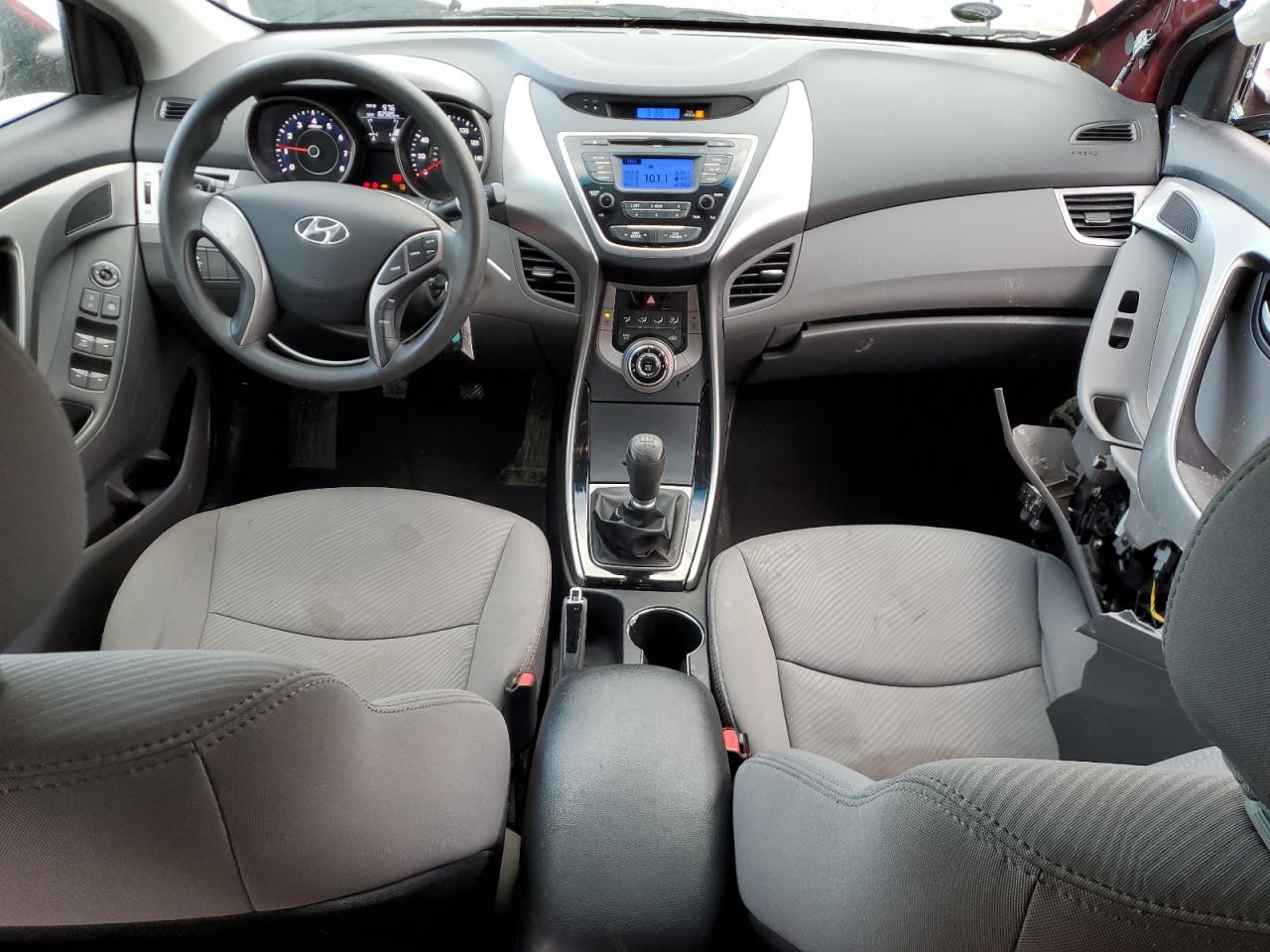 2013 Hyundai Elantra - Image 8