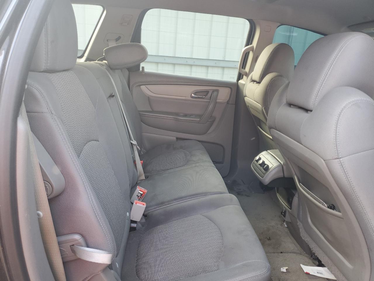 2015 Chevrolet Traverse - Image 11