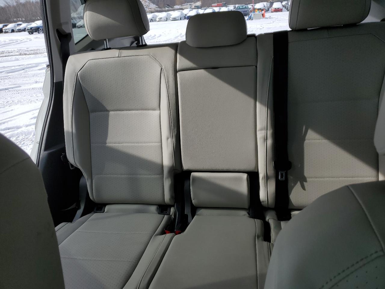 2018 Volkswagen Tiguan - Image 10