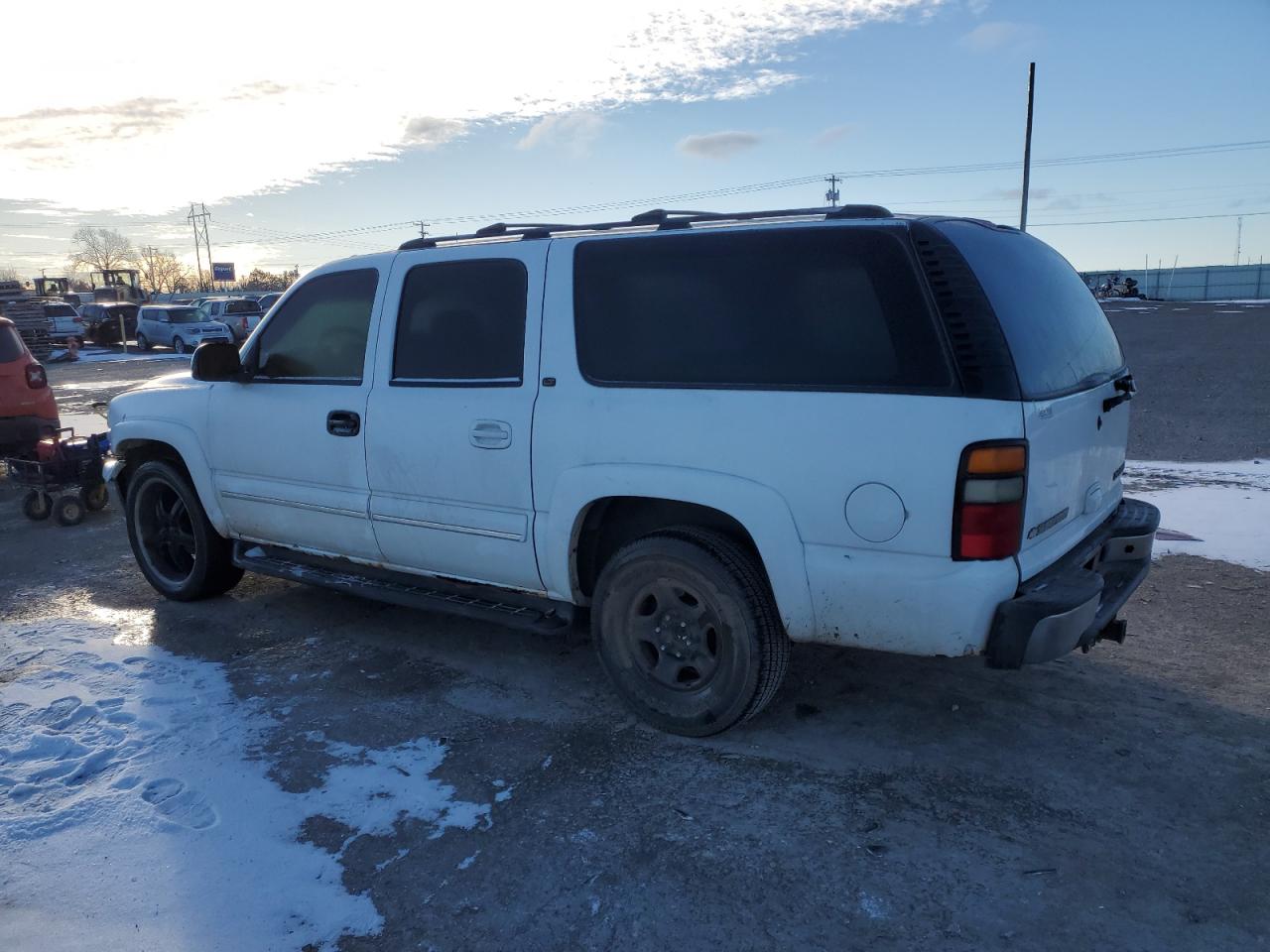 2004 Chevrolet Suburban - Image 2