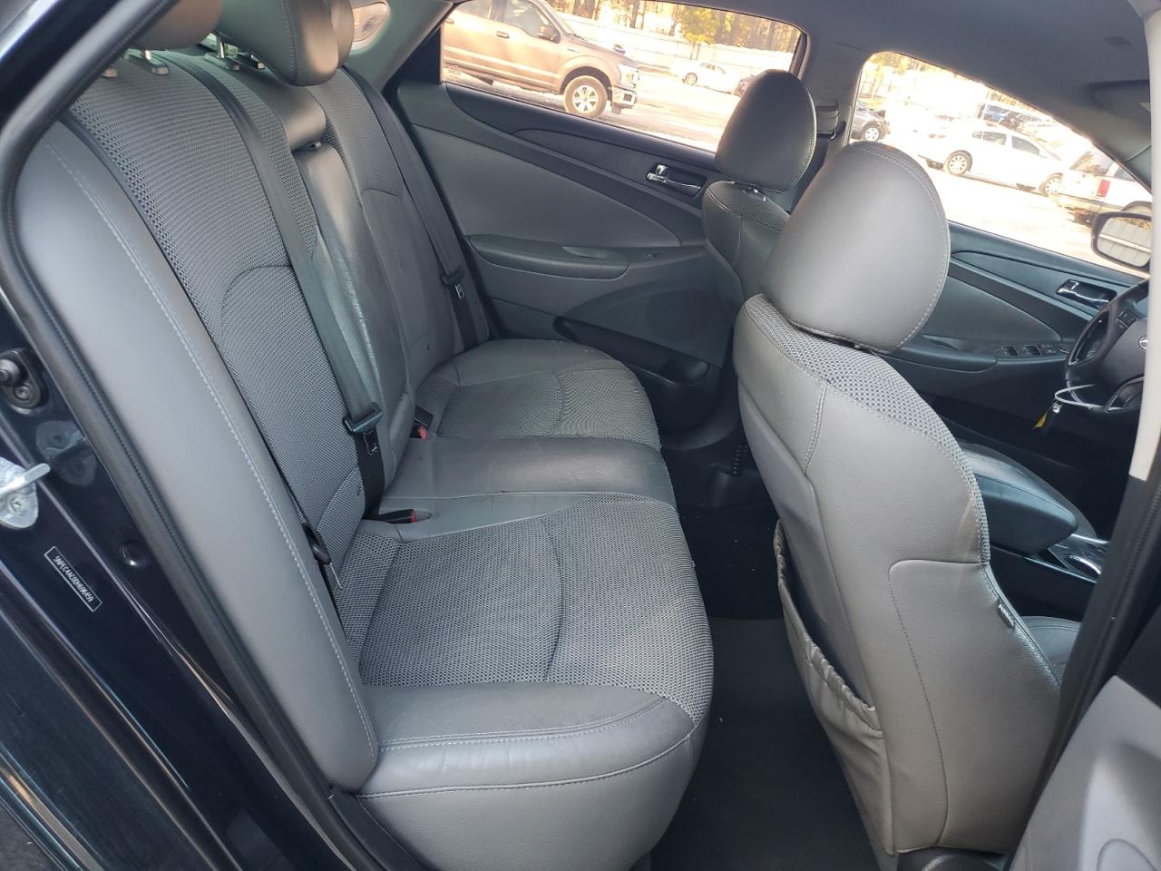 2013 Hyundai Sonata - Image 10