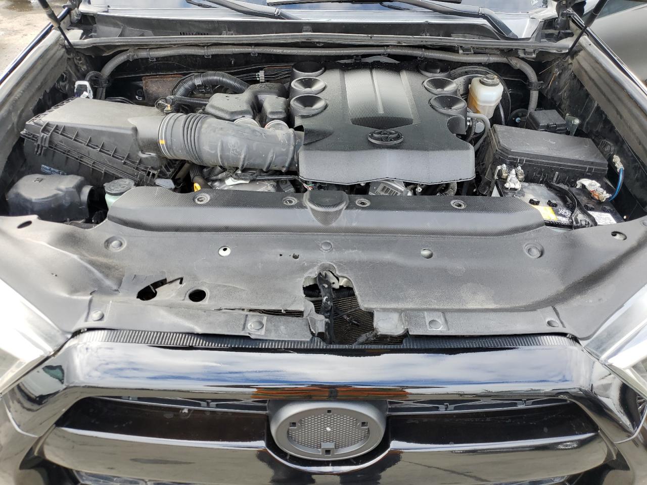 2021 Toyota 4Runner - Image 12