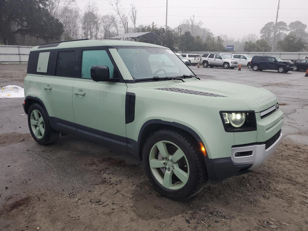 2023 Land Rover Defender - Image 4