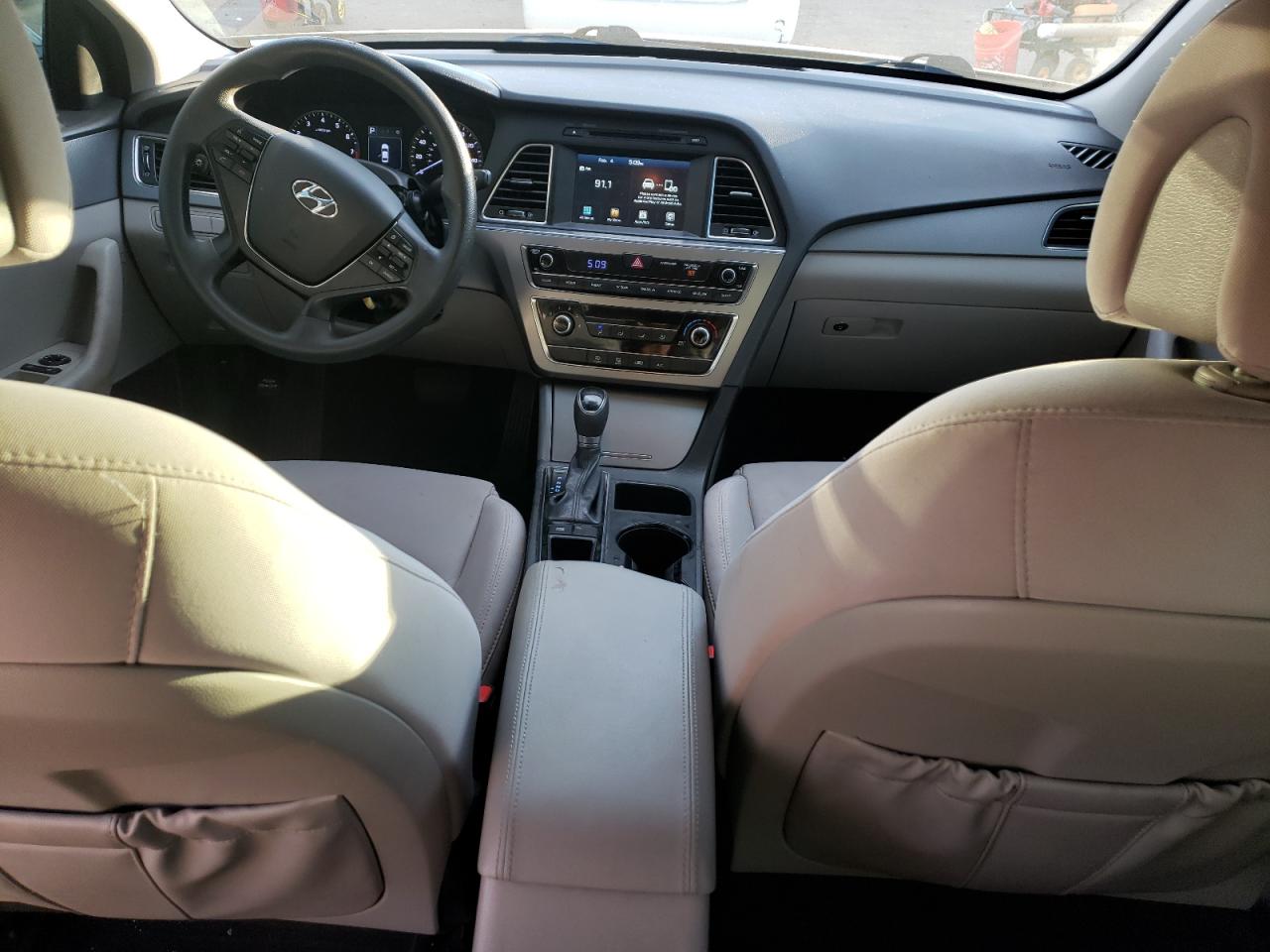 2016 Hyundai Sonata - Image 8