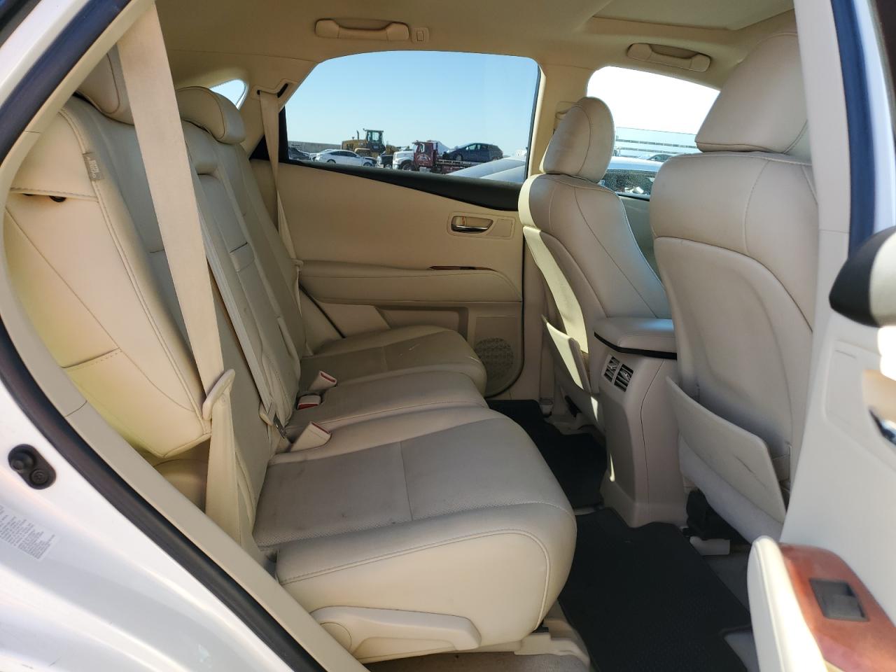 2010 Lexus RX - Image 11