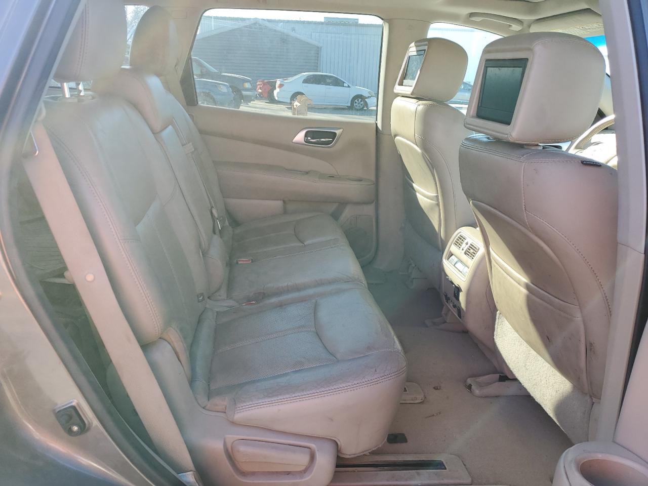 2014 Nissan Pathfinder - Image 11