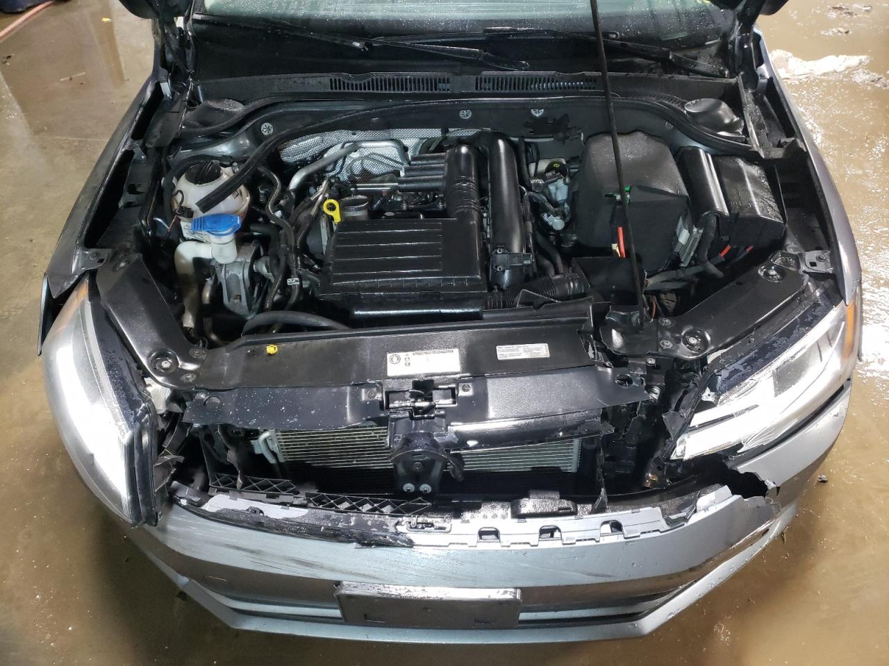 2016 Volkswagen Jetta - Image 11
