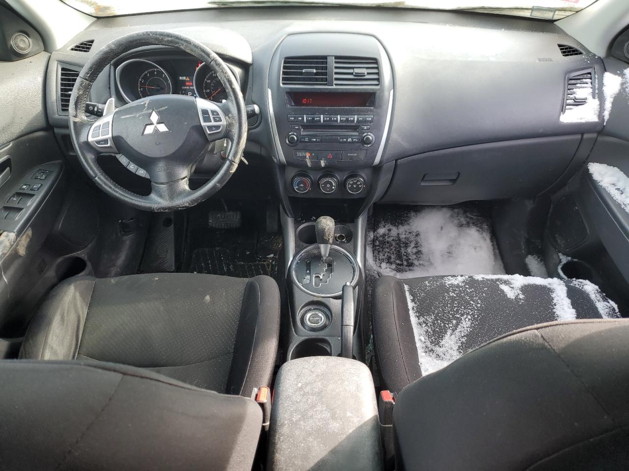 2013 Mitsubishi Outlander - Image 8