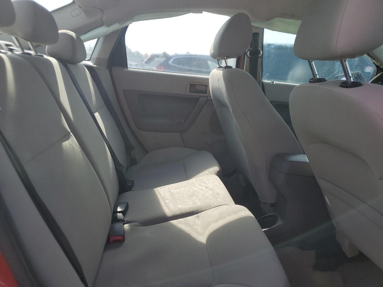 2010 Ford Focus - Image 10
