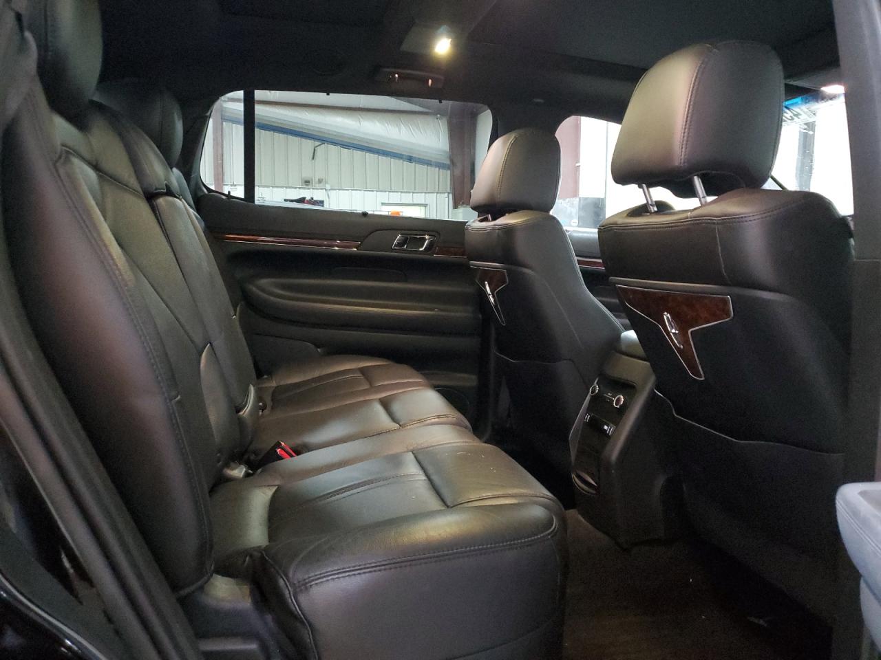 2018 Lincoln MKT - Image 11