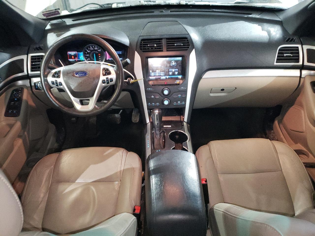 2015 Ford Explorer - Image 8