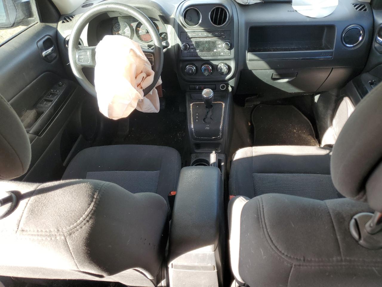 2016 Jeep Liberty (Patriot) - Image 8