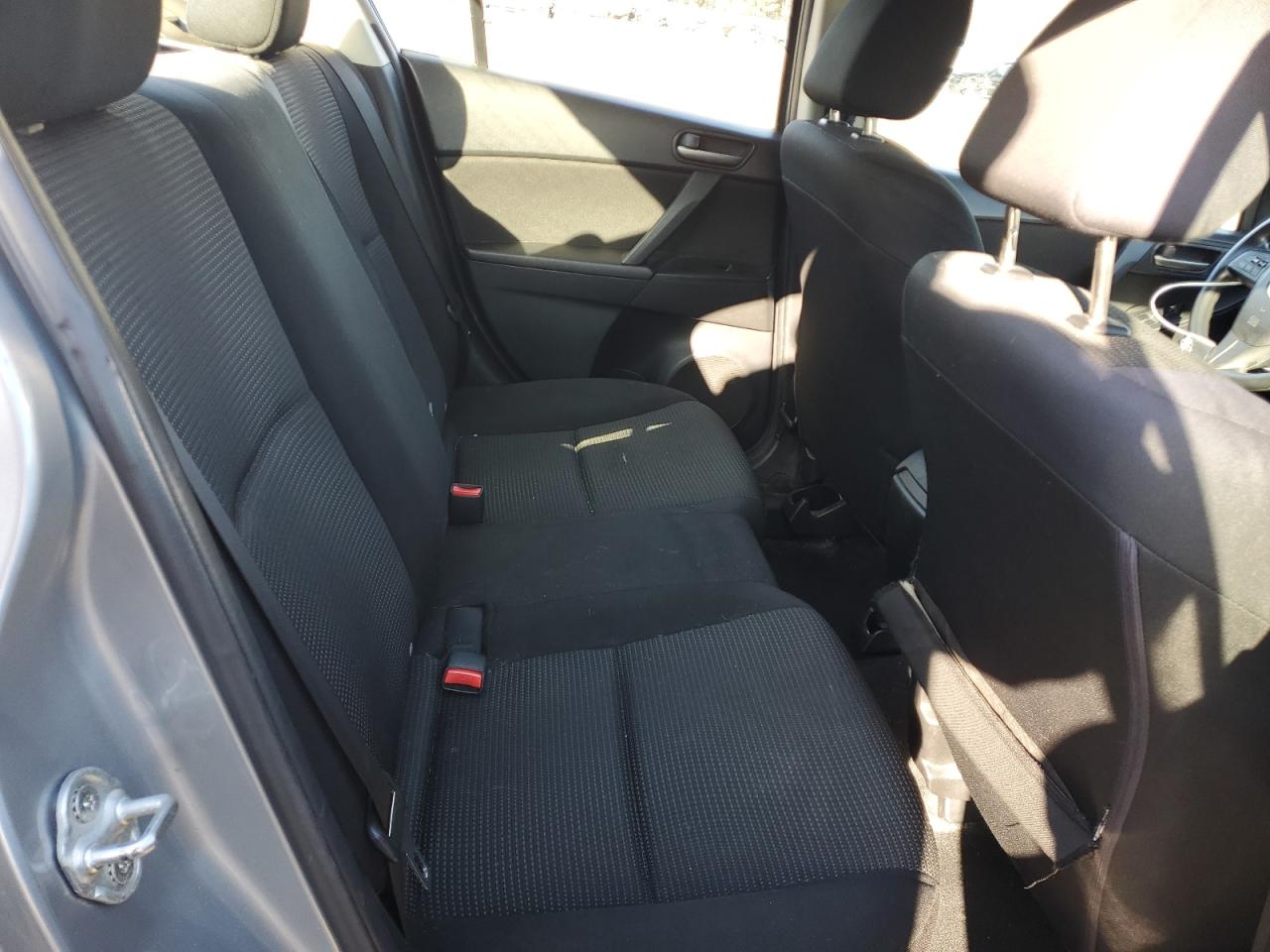 2012 Mazda 3 - Image 10