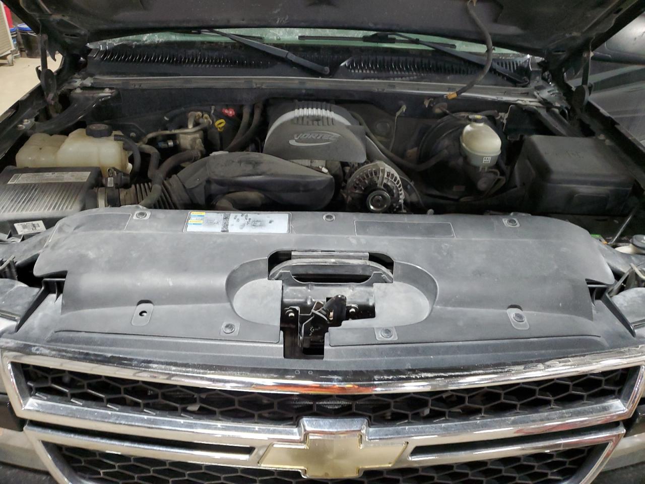 2006 Chevrolet Silverado - Image 13