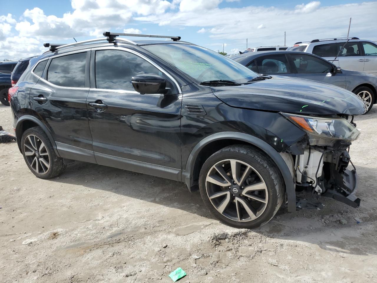 JN1BJ1CP5HW012483 NISSAN ROGUE 2017