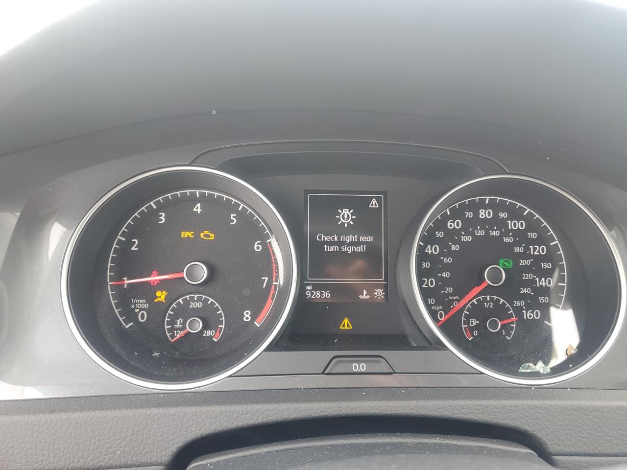2017 Volkswagen Golf - Image 9