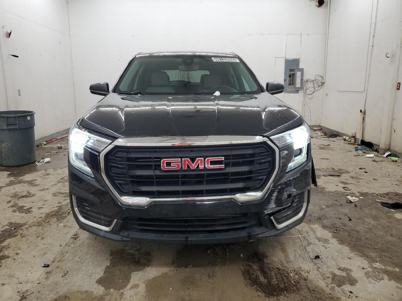 2022 GMC Terrain - Image 5