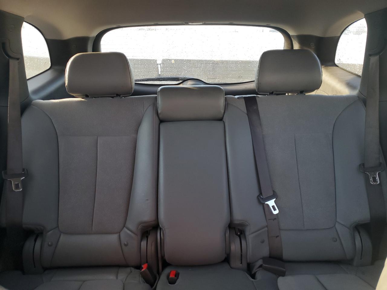 2012 Hyundai Santa Fe - Image 10