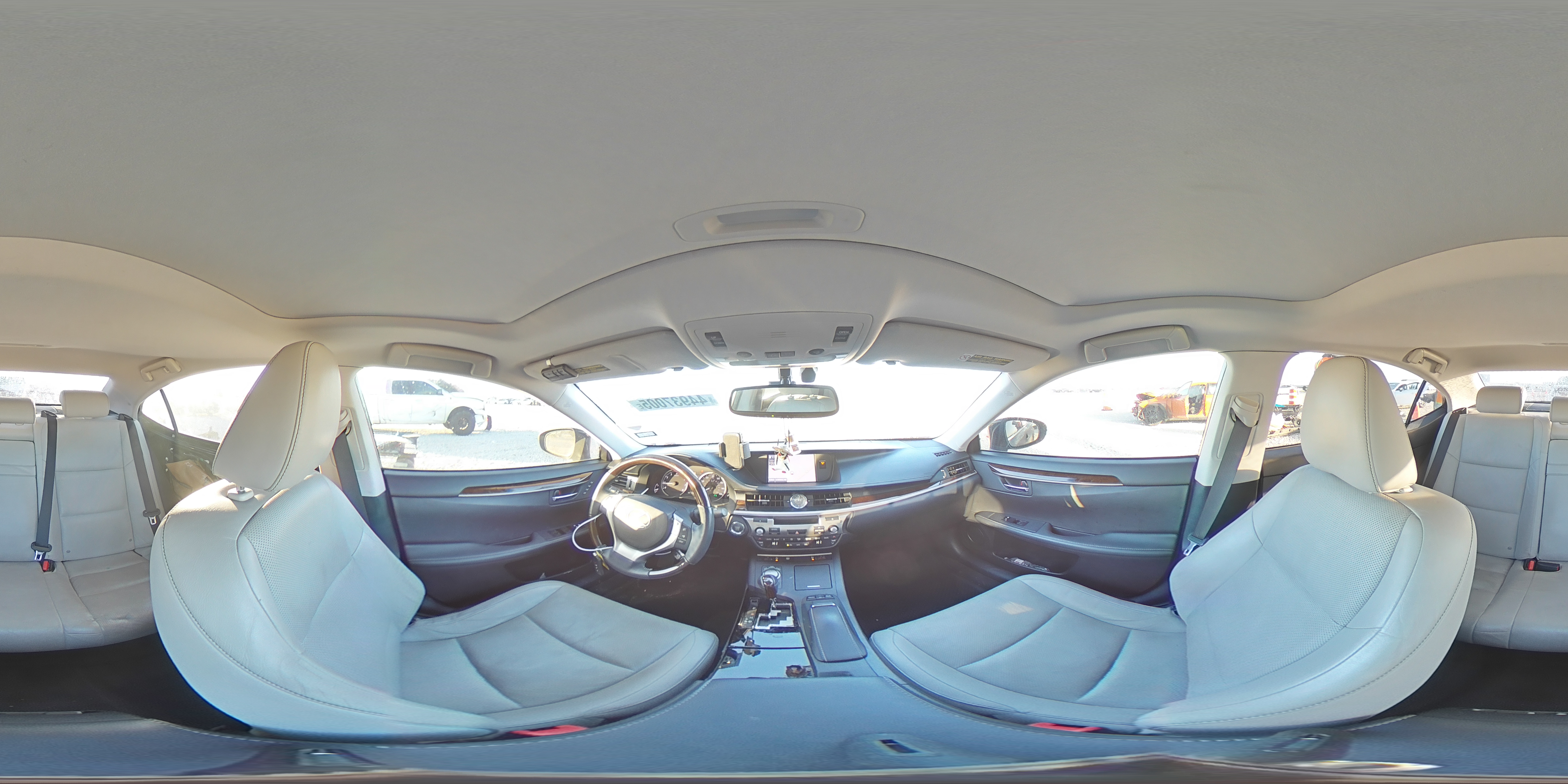 2014 Lexus ES - Image 12