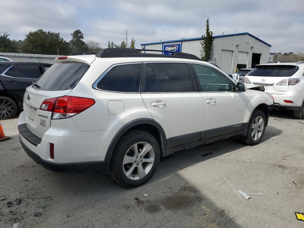 2014 Subaru Outback - Image 3