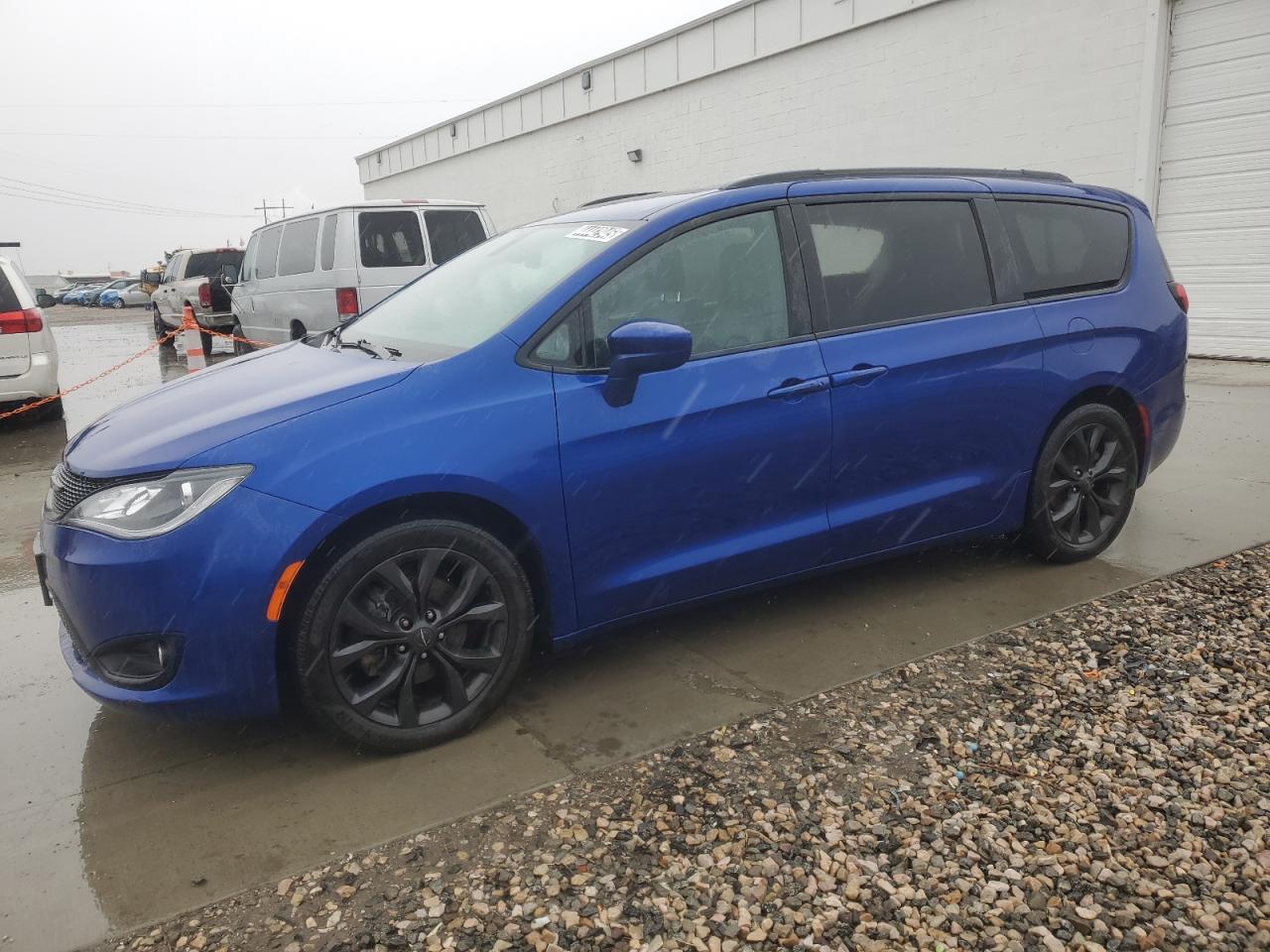 2020 Chrysler Pacifica Touring L na sprzedaż w Farr West, UT - Rear End