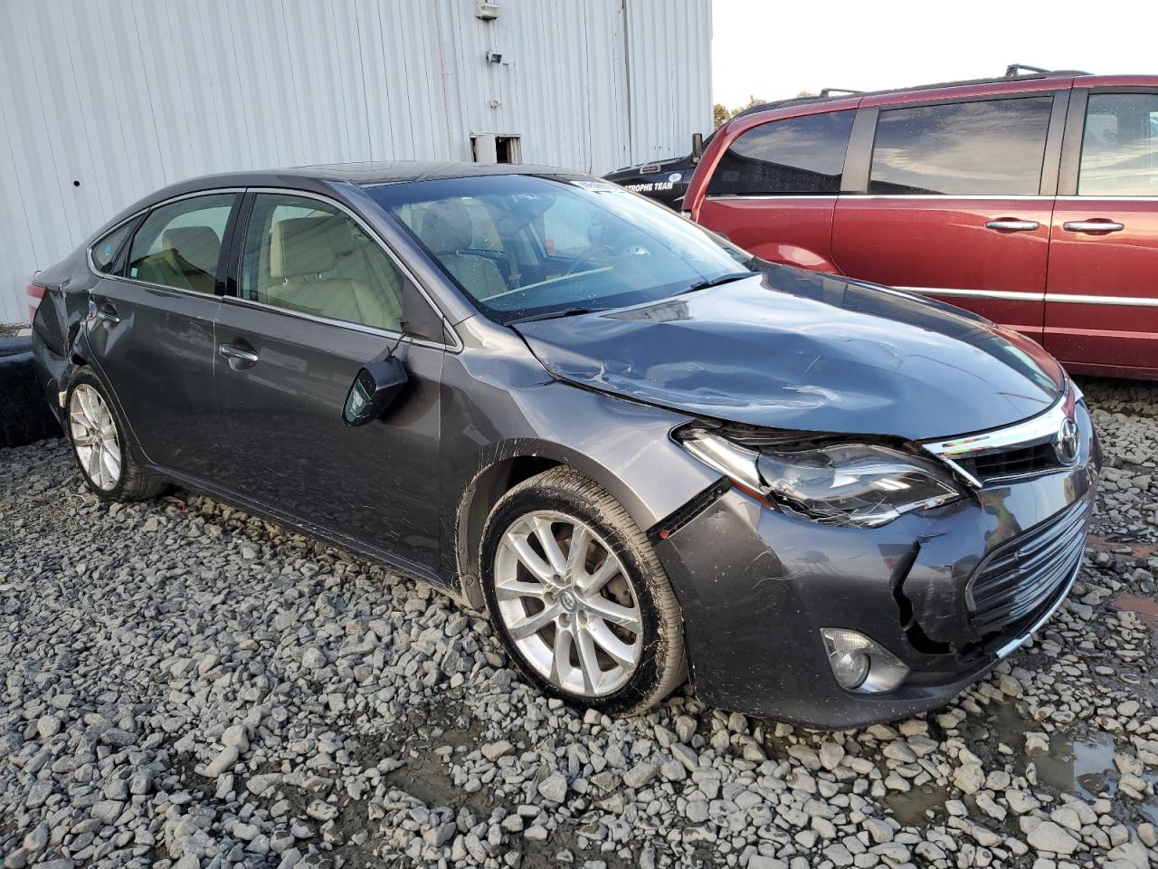2013 Toyota Avalon - Image 4