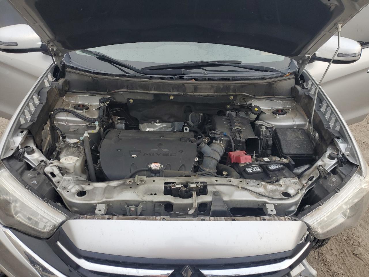 2018 Mitsubishi Outlander - Image 13