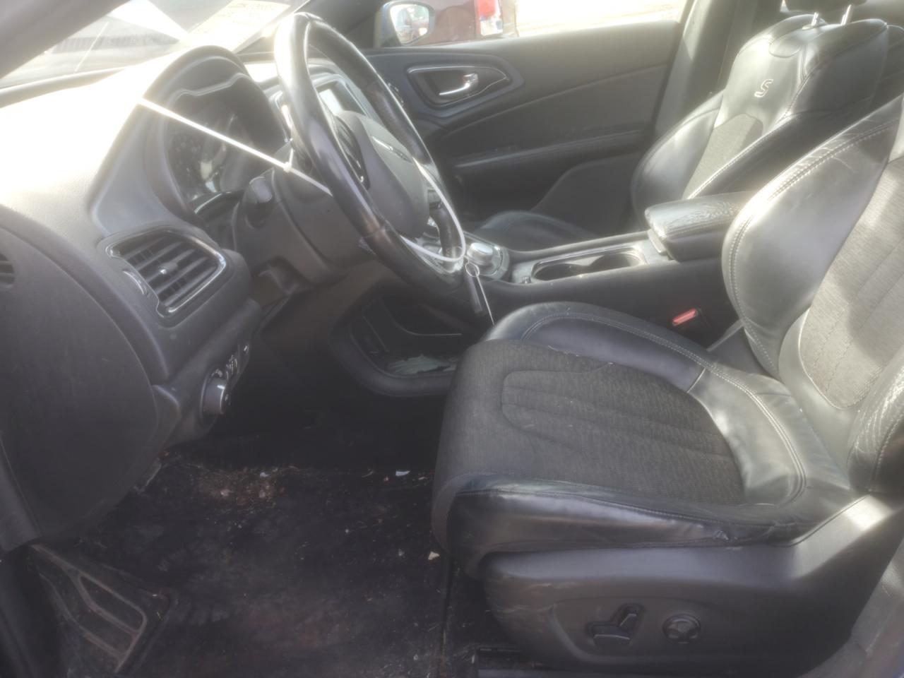2015 Chrysler 200 - Image 7