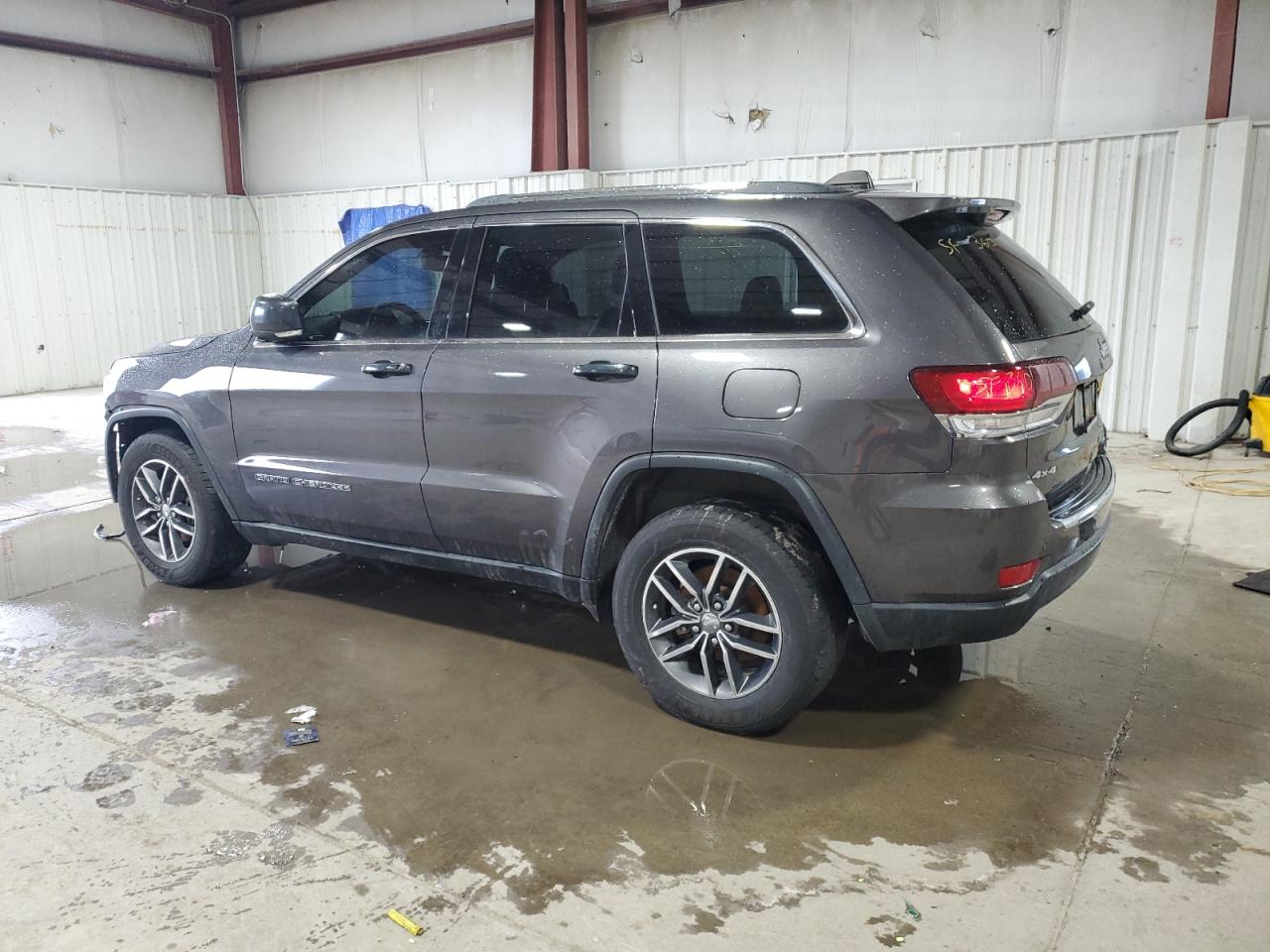 2018 Jeep Grand Cherokee - Image 2