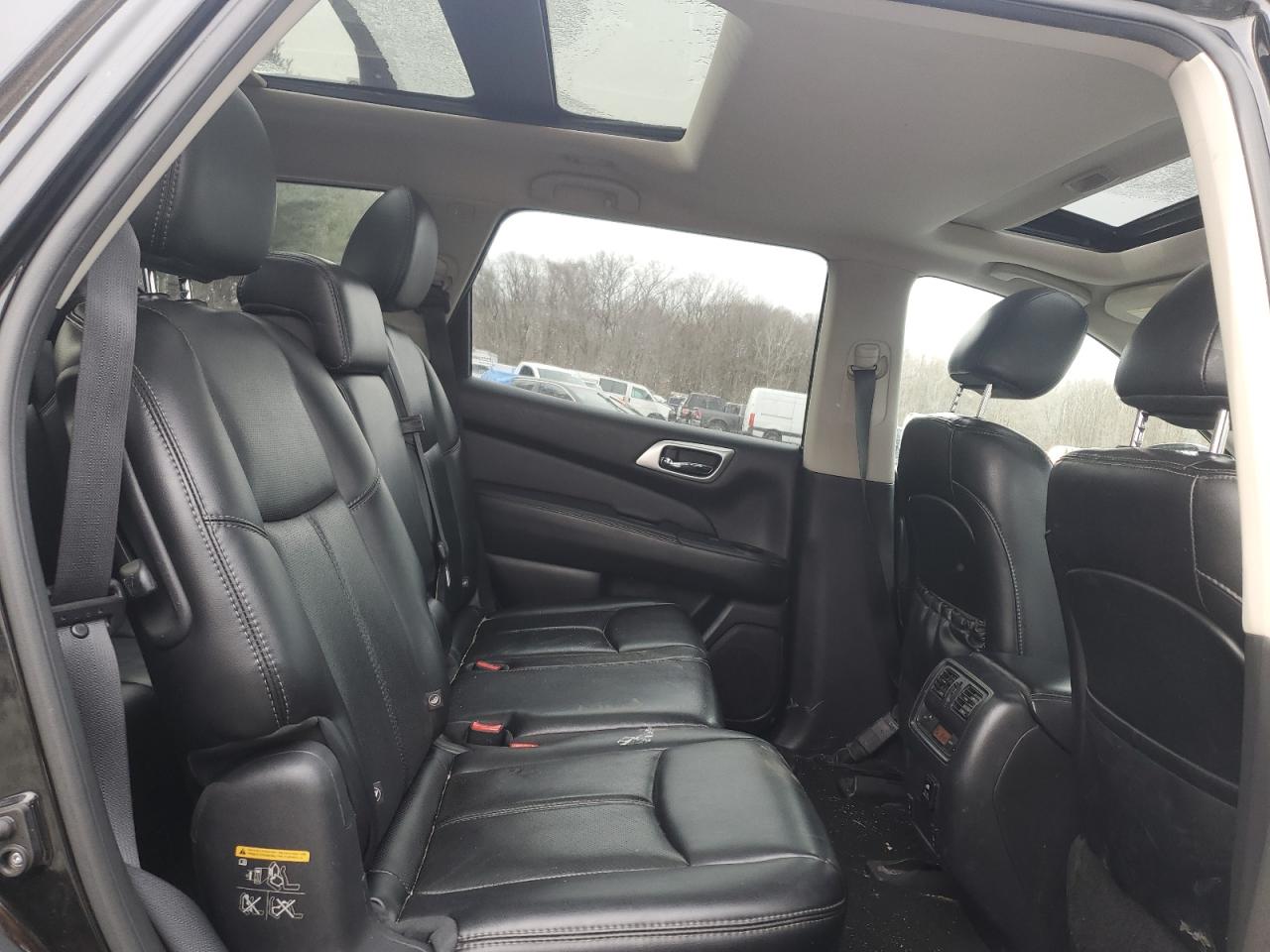 2015 Nissan Pathfinder - Image 11