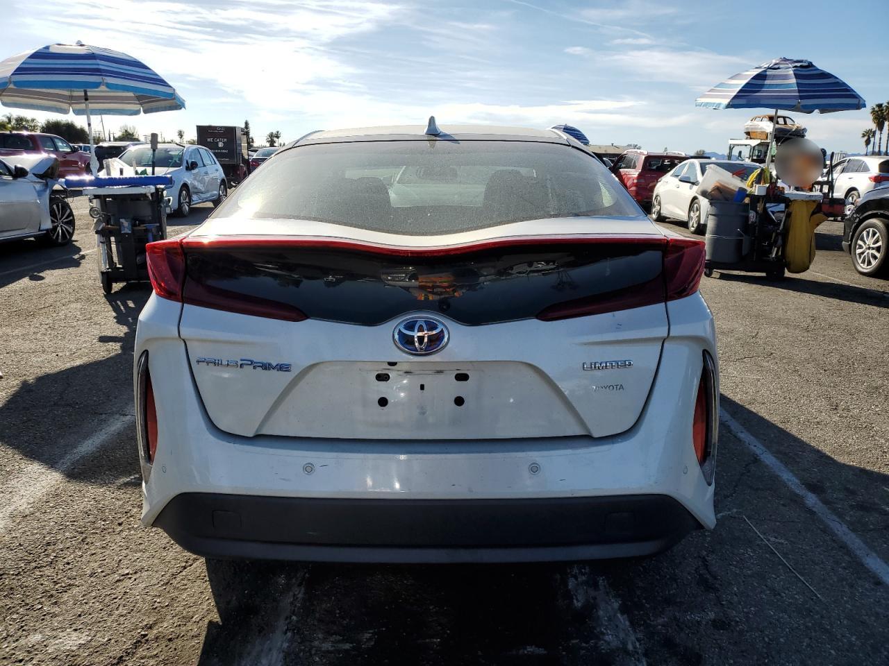 2020 Toyota Prius - Image 6