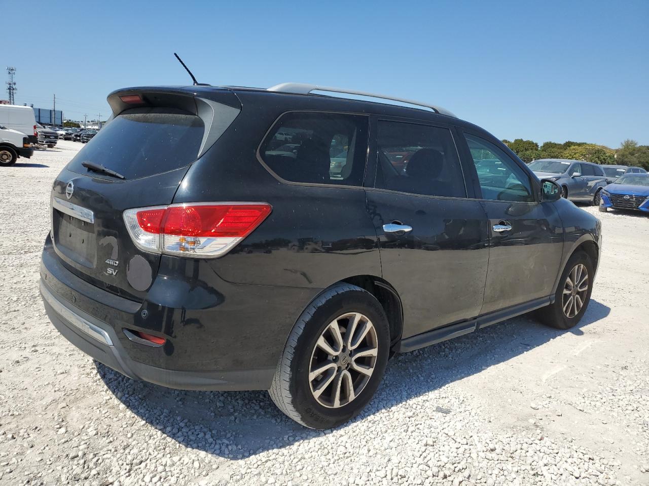 2014 Nissan Pathfinder - Image 3