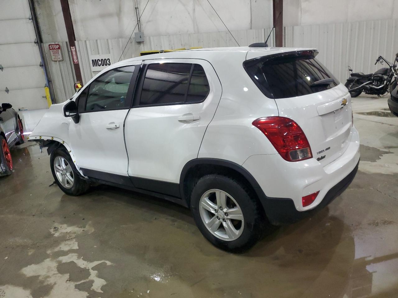 2020 Chevrolet Trax - Image 2