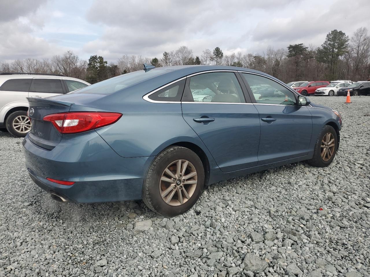 2016 Hyundai Sonata - Image 3