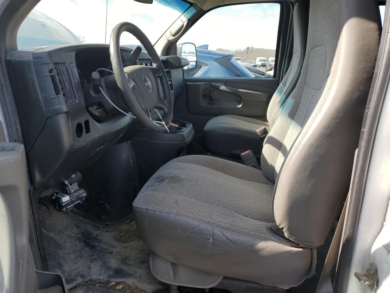 2014 GMC Savana - Image 7