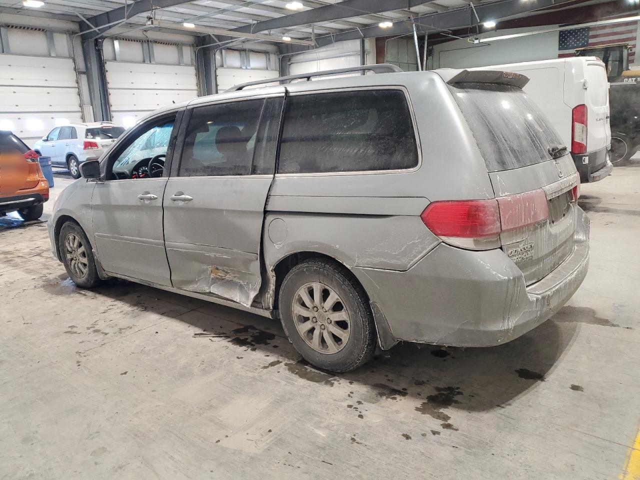 2009 Honda Odyssey - Image 2