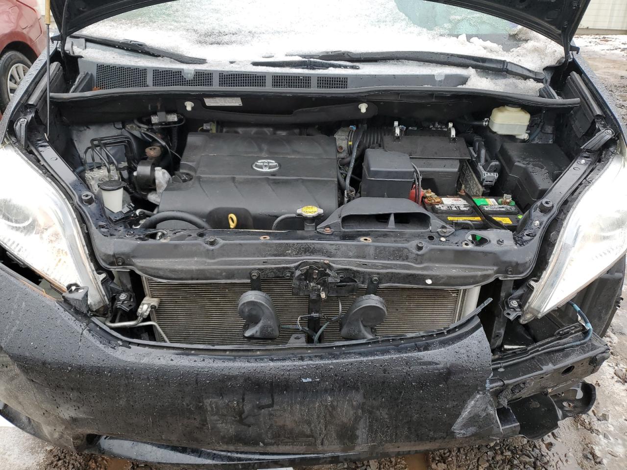 2015 Toyota Sienna - Image 12