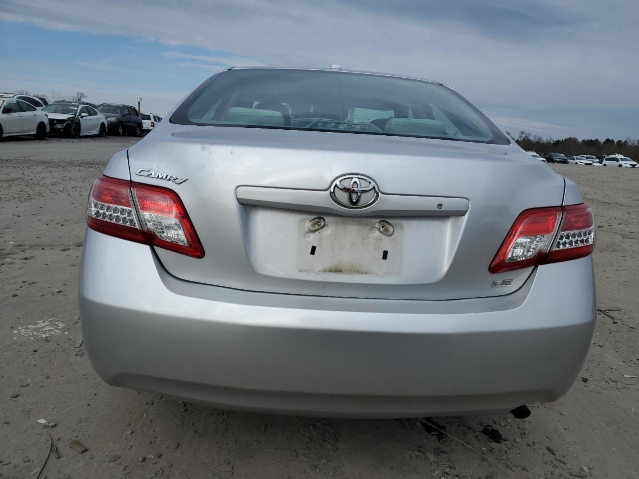 2011 Toyota Camry - Image 6