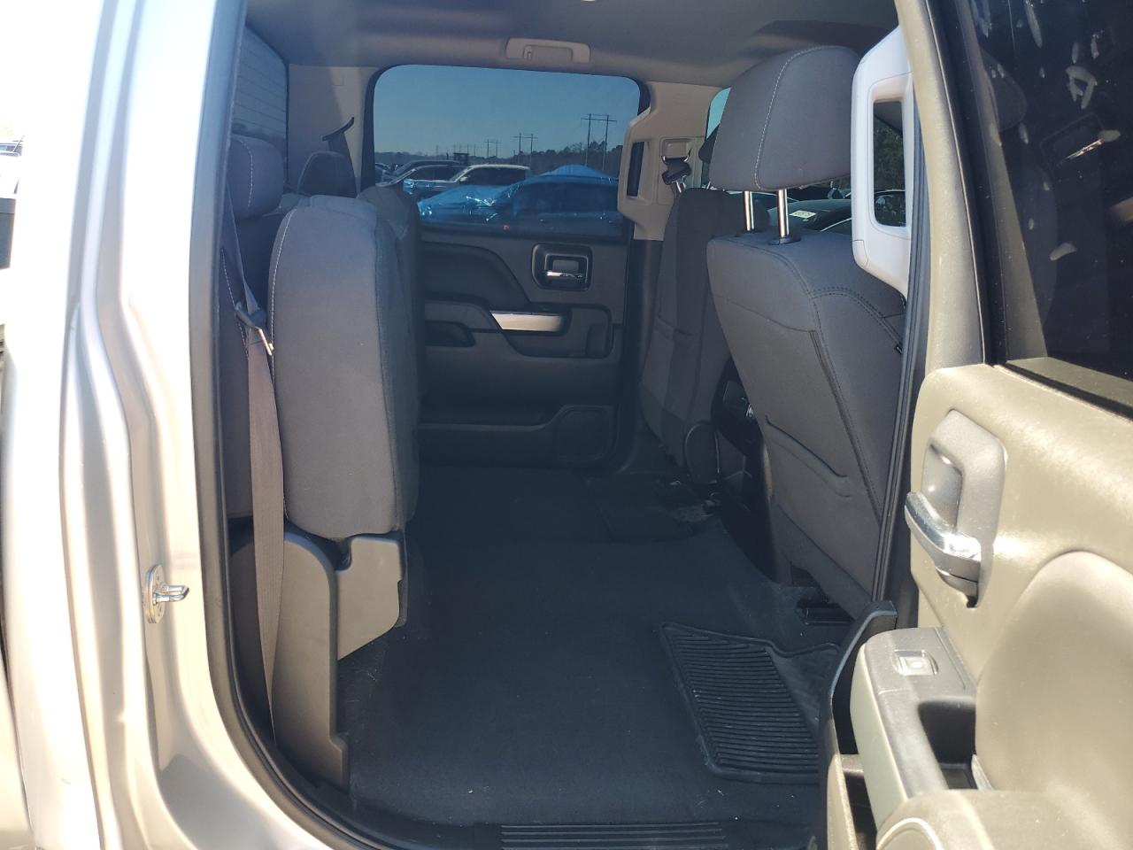 2018 Chevrolet Silverado - Image 10