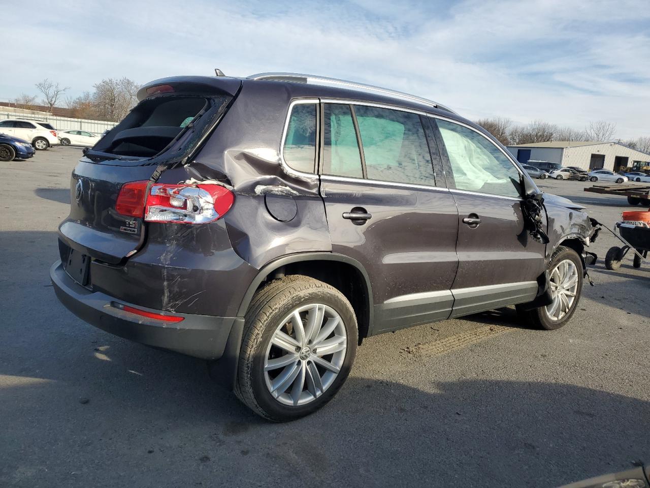 2016 Volkswagen Tiguan - Image 3