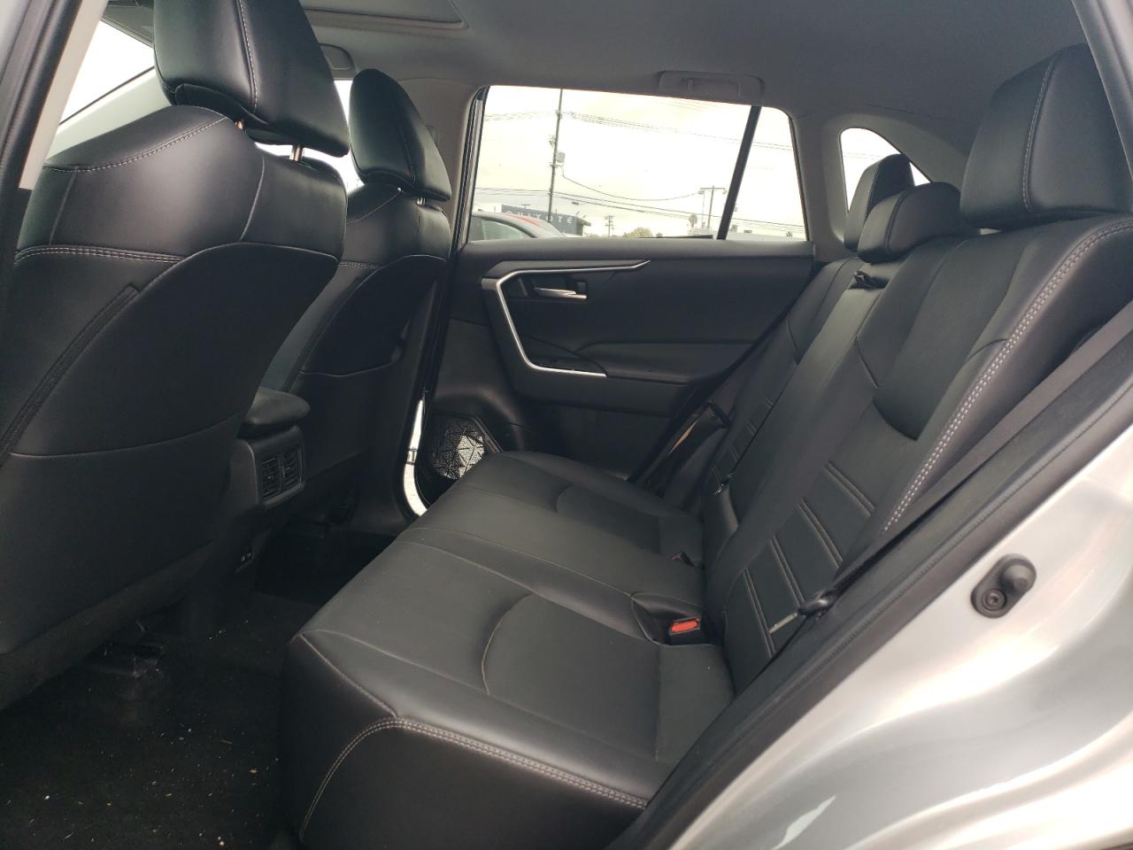 2024 Toyota RAV 4 - Image 11
