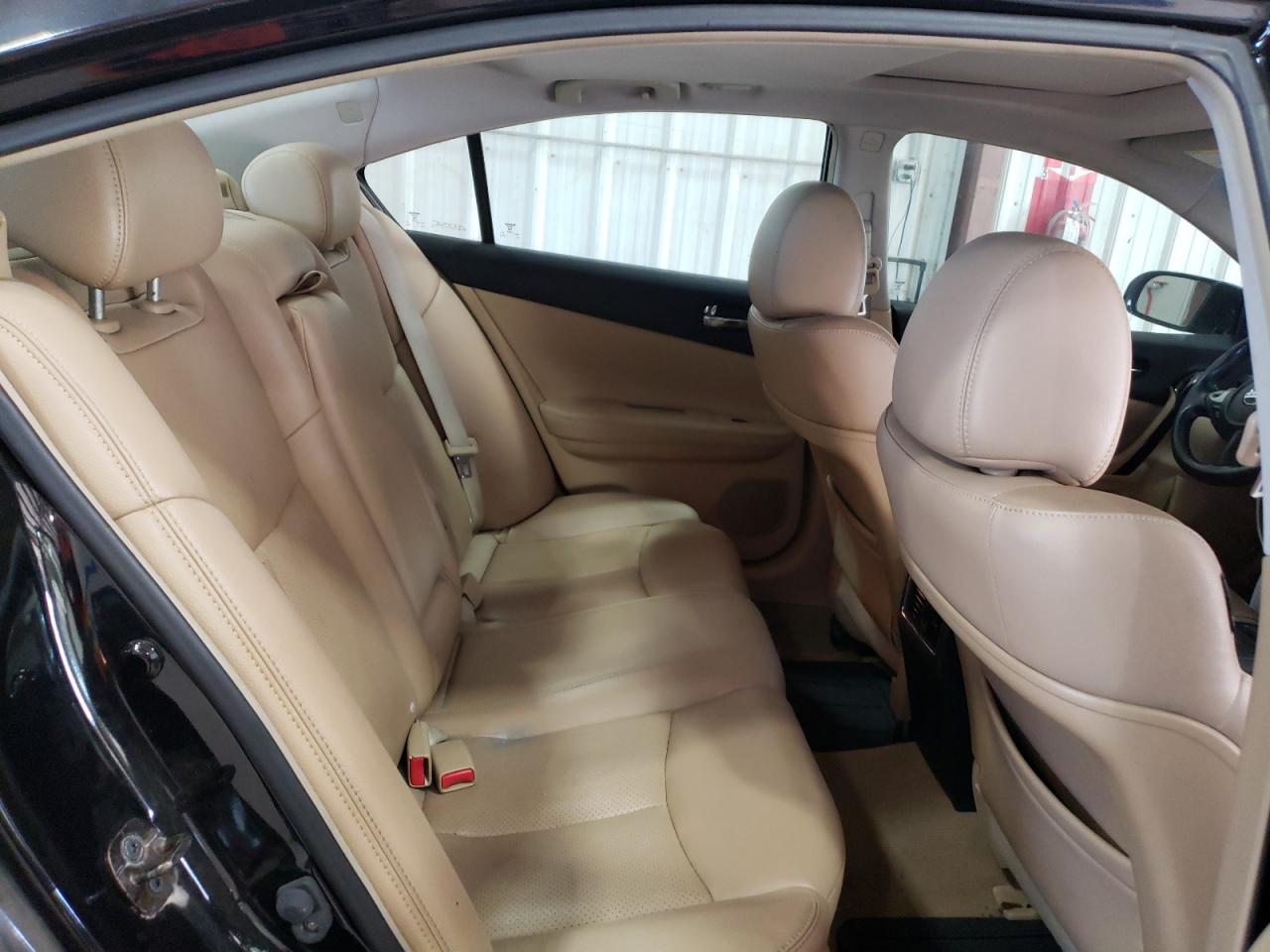 2010 Nissan Maxima - Image 10