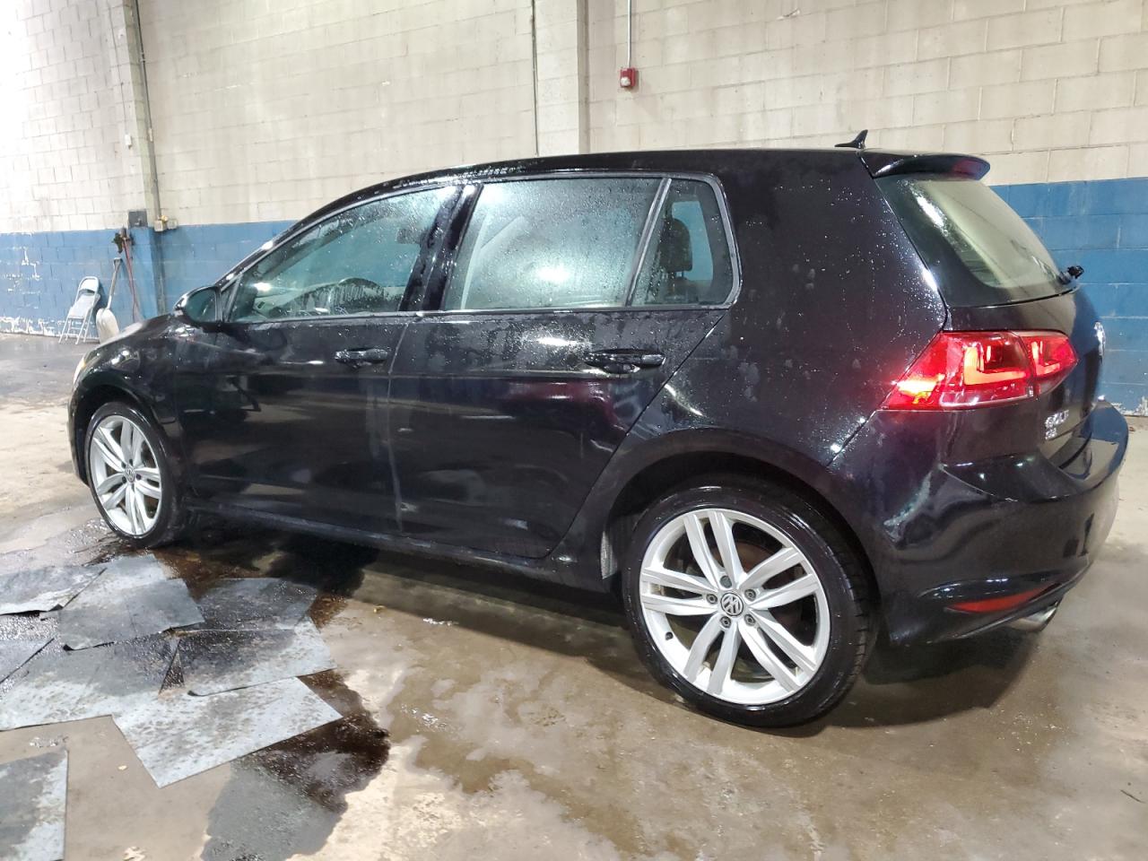 2017 Volkswagen Golf - Image 2