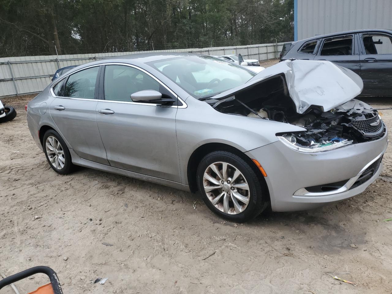 2015 Chrysler 200 - Image 4