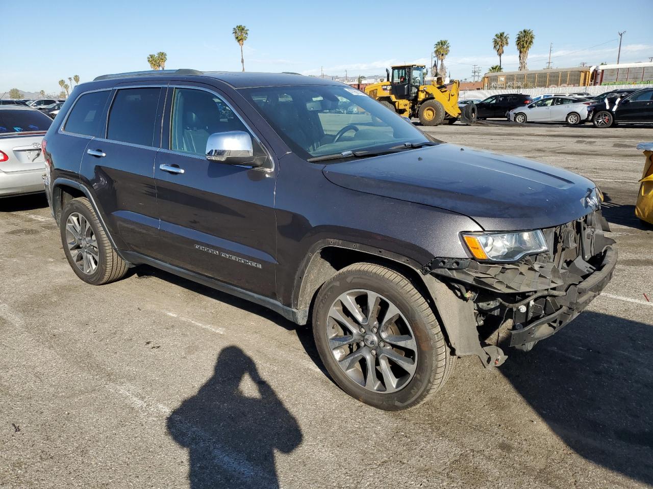 2018 Jeep Grand Cherokee - Image 4