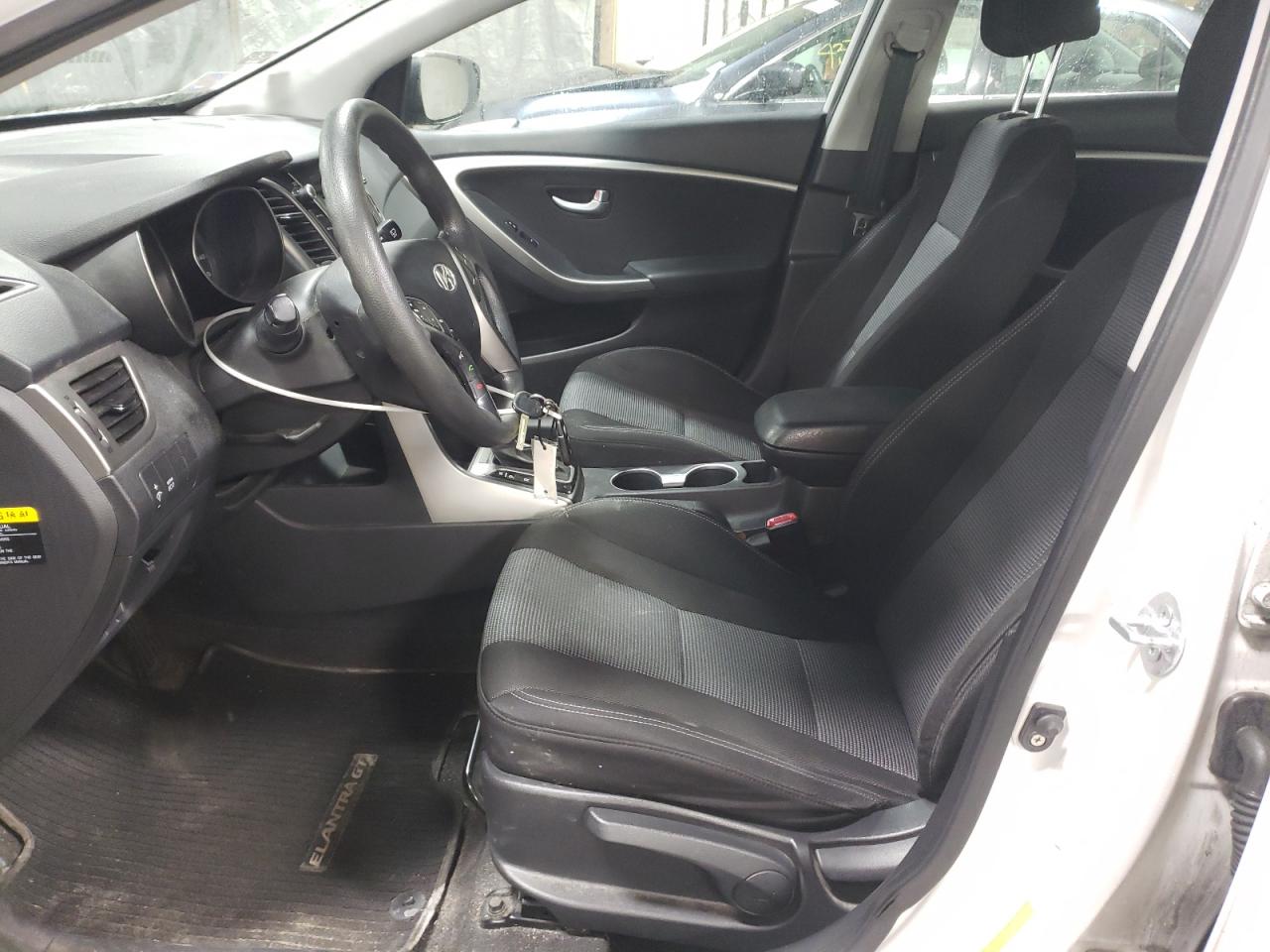 2013 Hyundai Elantra - Image 7