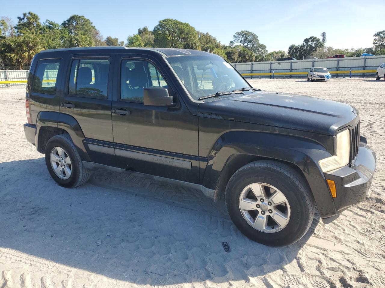 2012 Jeep Liberty (North America) - Image 4