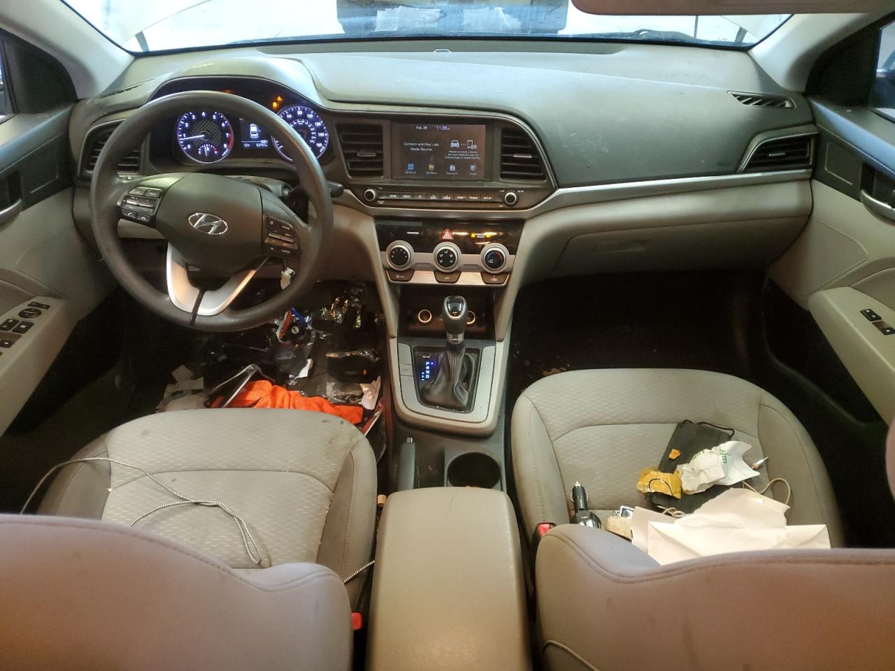 2019 Hyundai Elantra - Image 8